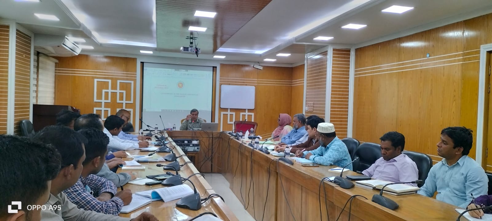 পিপিএ-২০০৬ এবং পিপিআর-২০০৮  এর উপর ইনহাউজ প্রশিক্ষণে সেশন পরিচালনা করছেন পূর্ত অডিট অধিদপ্তরের মহাপরিচালক জনাব মোঃ আমিনুল ইসলাম।