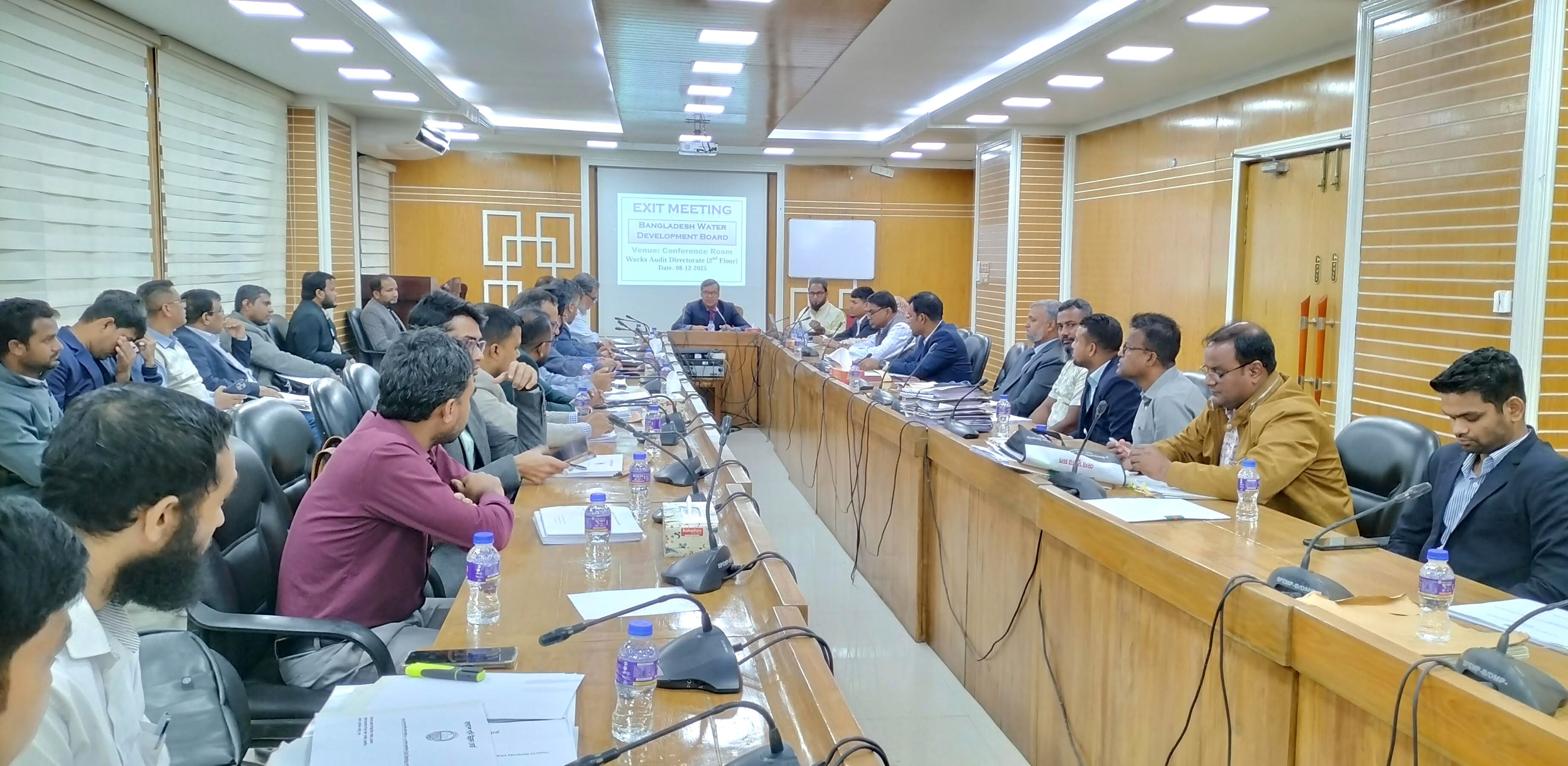 বাংলাদেশ পানি উন্নয়ন বোর্ডের ২০২৪-২০২৫ অর্থবছরের হিসাব সম্পর্কিত অডিট রিপোর্টের উপর এক্সিট মিটিং পরিচালনা করছেন মহাপরিচালক জনাব মোঃ আমিনুল ইসলাম